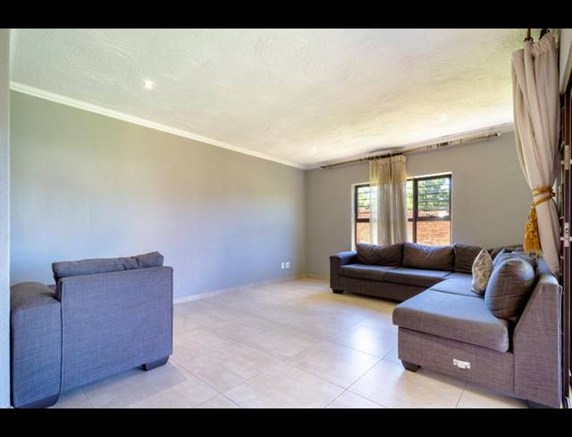 3 BEDROOM TOWNHOUSE FOR SALE IN NORTH RIDING